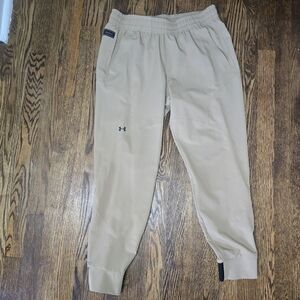 Under Armour Women’s Performance Joggers — Size M • Quick-Dry • Beige